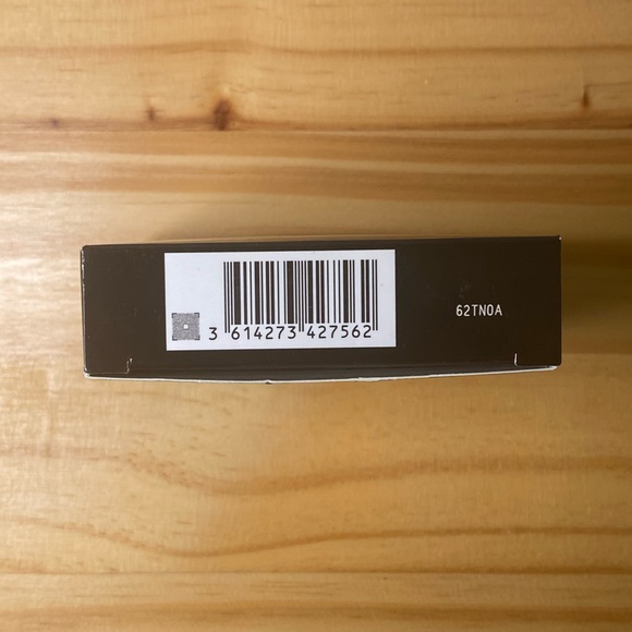 Giorgio Armani Luminous Silk Glow Fusion Powder - Shade: 7 - Picture 6 of 13